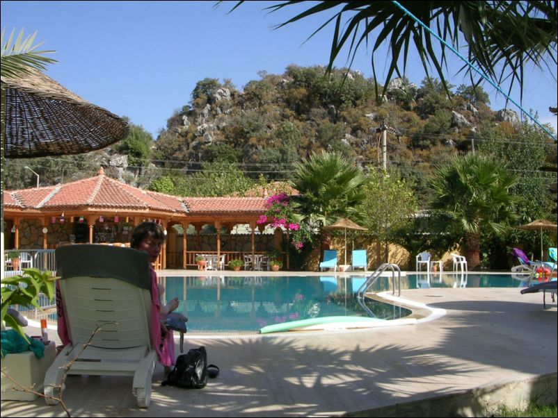 apart pool